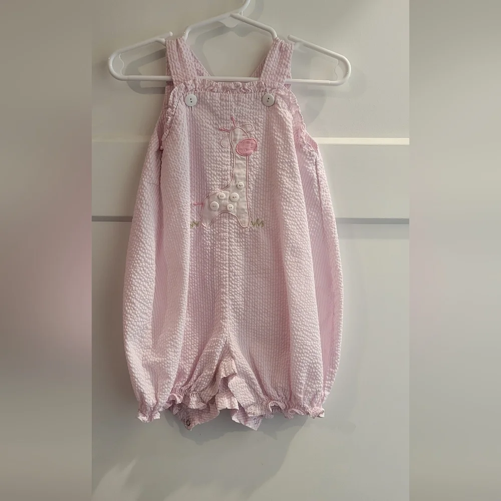 Pink romper - Picture 1 of 3